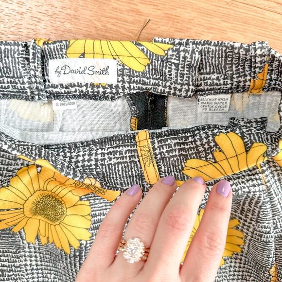 Vintage 1970s By David Smith Blouse and Skirt Sunflower Two Piece Outfit - Picture 5 of 8